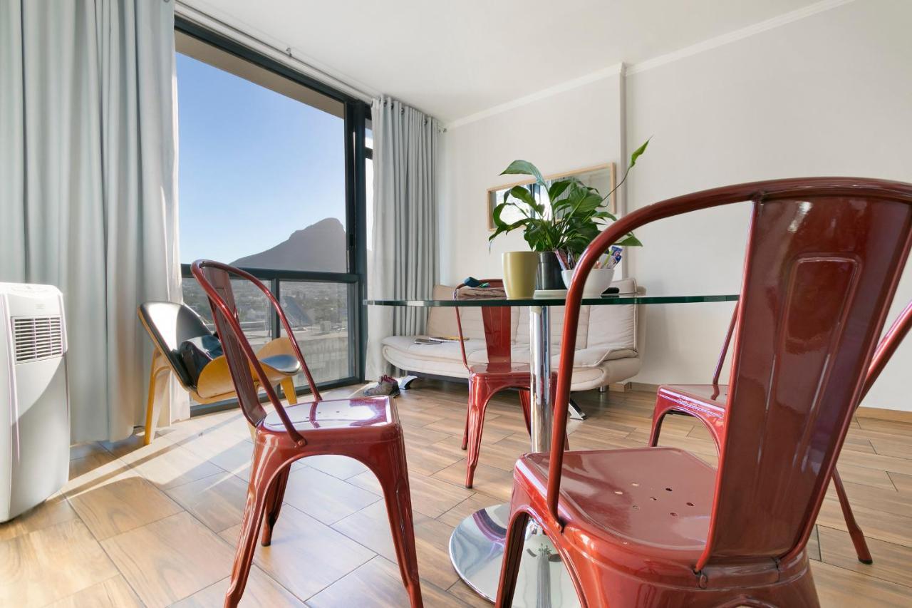 Urban Oasis At The Four Seasons Apartment Cape Town Ngoại thất bức ảnh